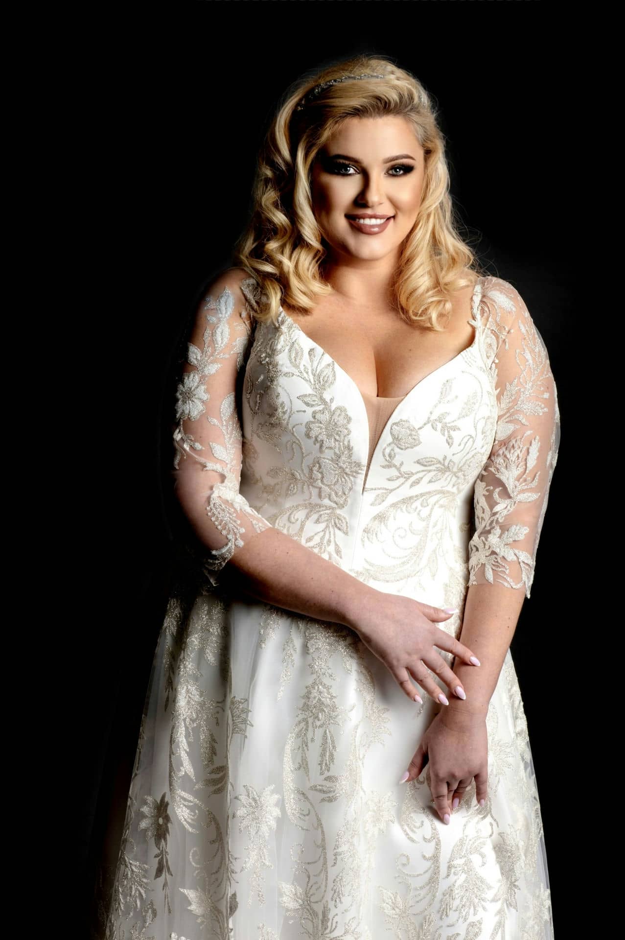 Model Charlotte-gorset-R-suknia ślubna plus size-3006_V1