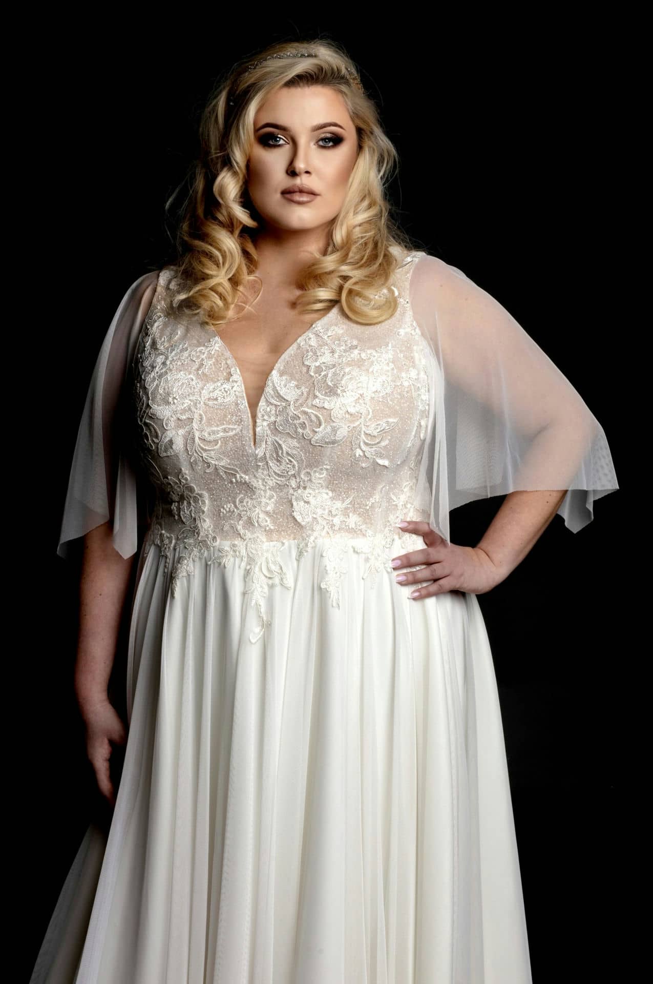 Model Emily-bezgorset-RFL-suknia ślubna plus size-30.06_V7