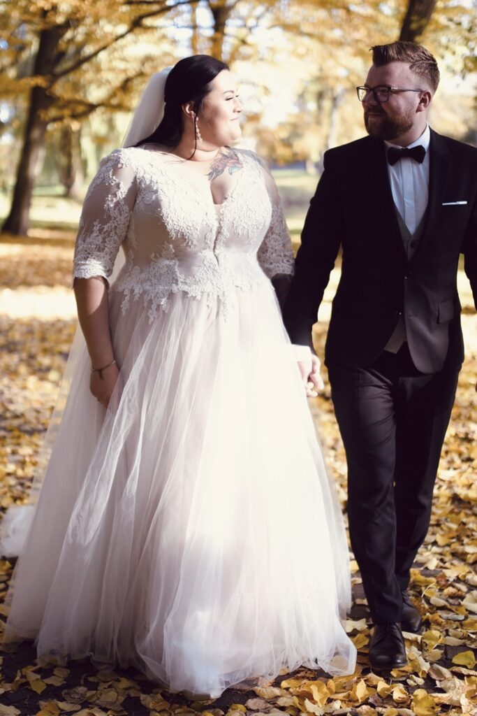 Suknieslubneplussize Od IDEO DESIGN 101