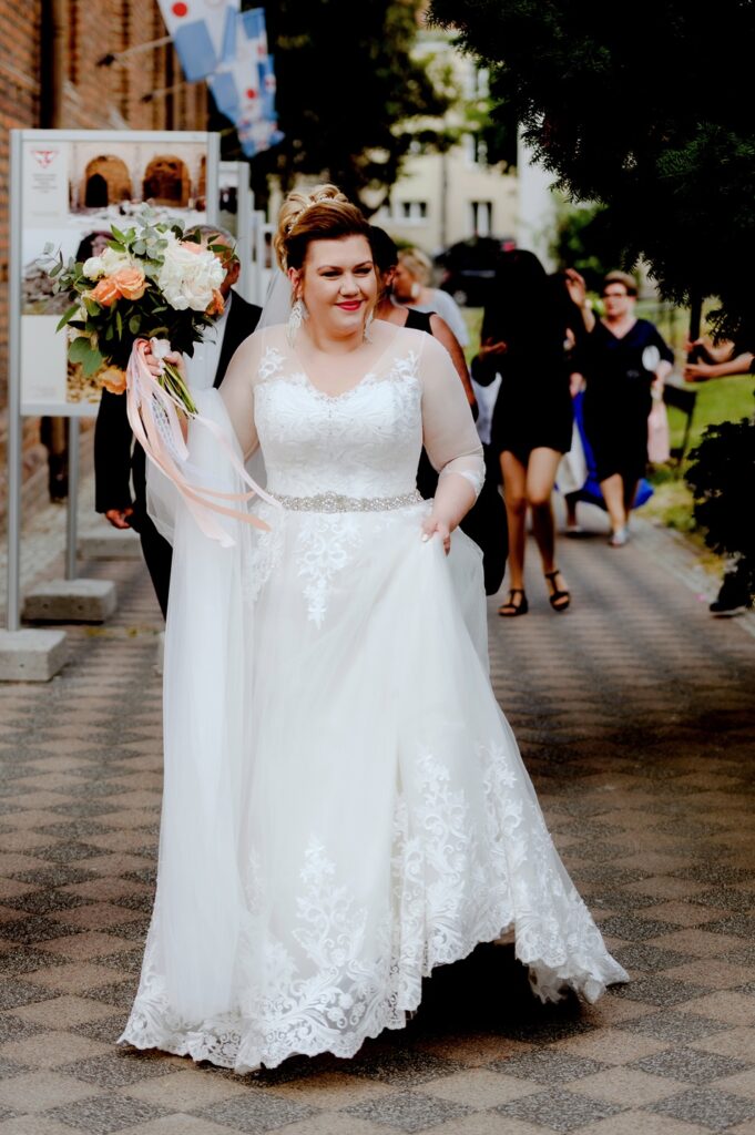 Suknieslubneplussize Od IDEO DESIGN 146