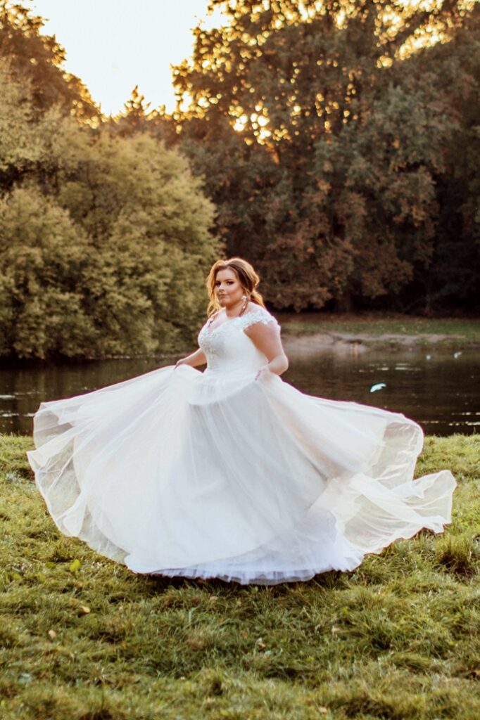 Suknieslubneplussize Od IDEO DESIGN 151