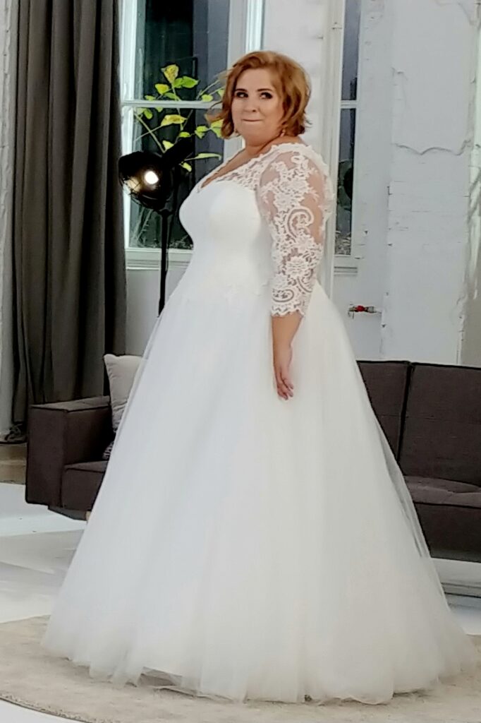 Suknieslubneplussize Od IDEO DESIGN 16