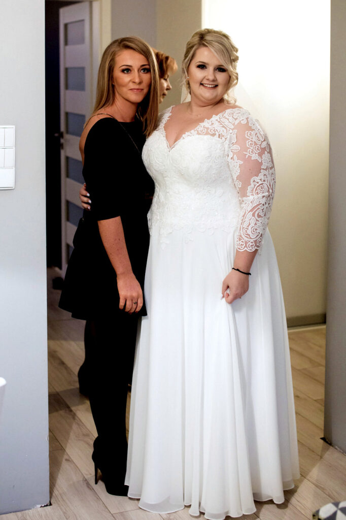 Suknieslubneplussize Od IDEO DESIGN 160