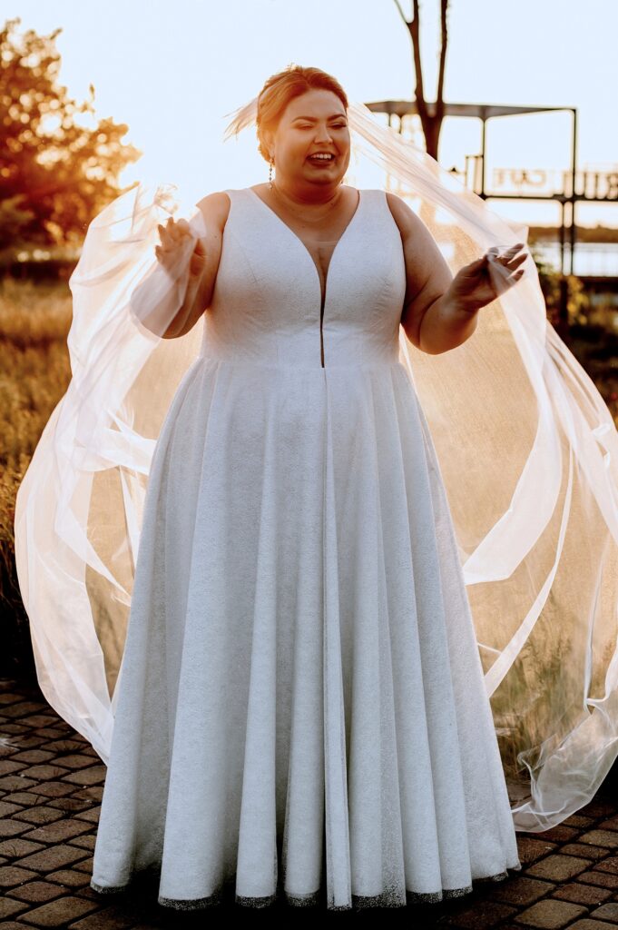 Suknieslubneplussize Od IDEO DESIGN 18