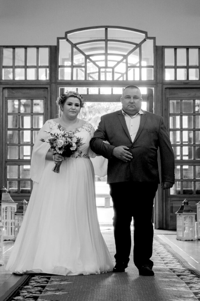 Suknieslubneplussize Od IDEO DESIGN 180