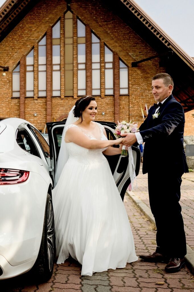 Suknieslubneplussize Od IDEO DESIGN 211