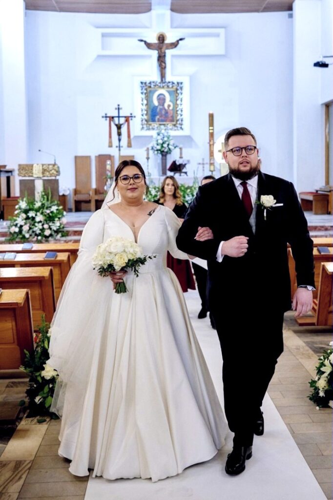 Suknieslubneplussize Od IDEO DESIGN 32