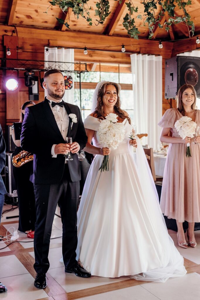 Suknieslubneplussize Od IDEO DESIGN 38