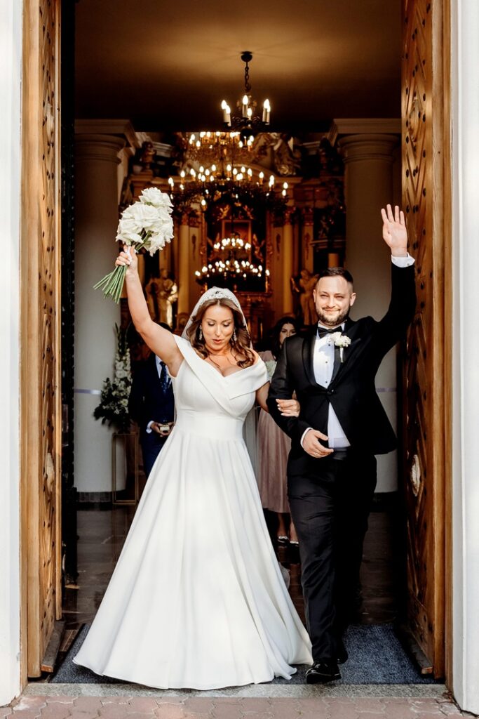 Suknieslubneplussize Od IDEO DESIGN 39