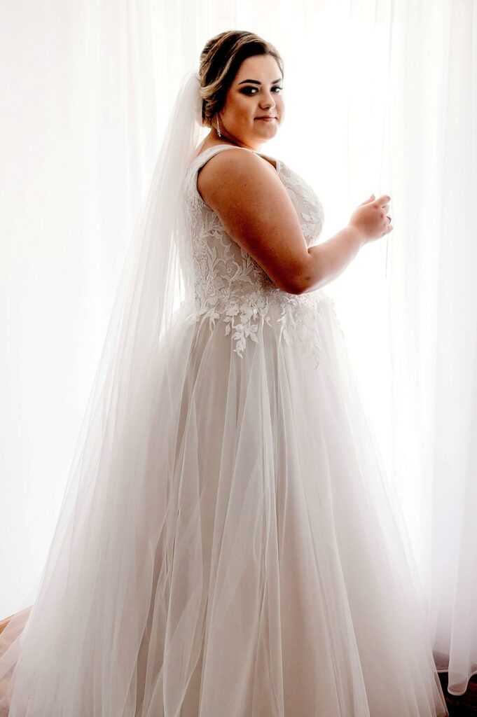 Suknieslubneplussize Od IDEO DESIGN 52