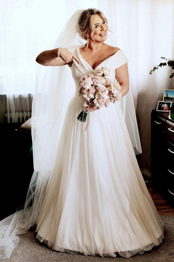 Suknieslubneplussize Od IDEO DESIGN 54