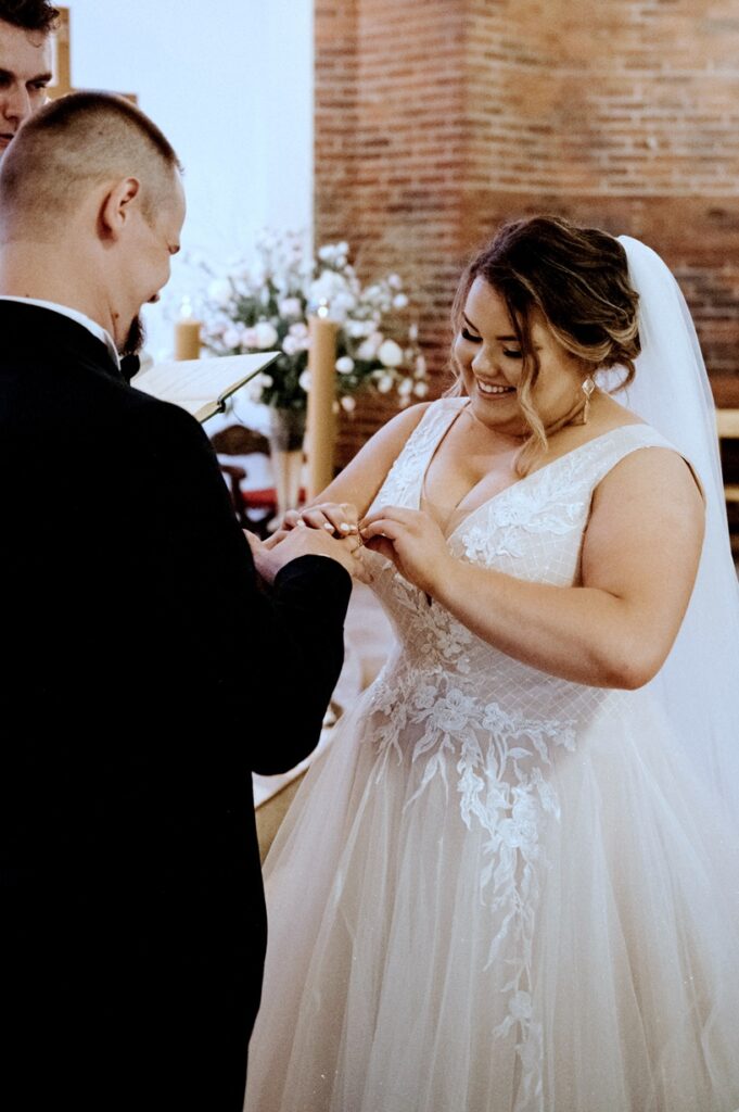 Suknieslubneplussize Od IDEO DESIGN 61