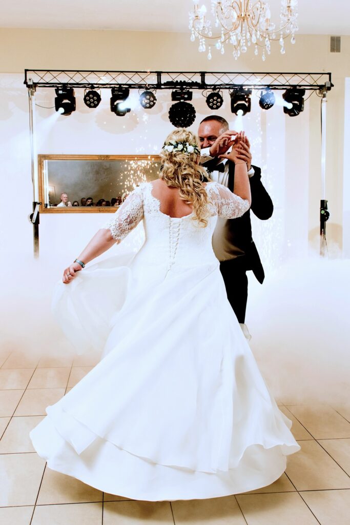 Suknieslubneplussize Od IDEO DESIGN 75