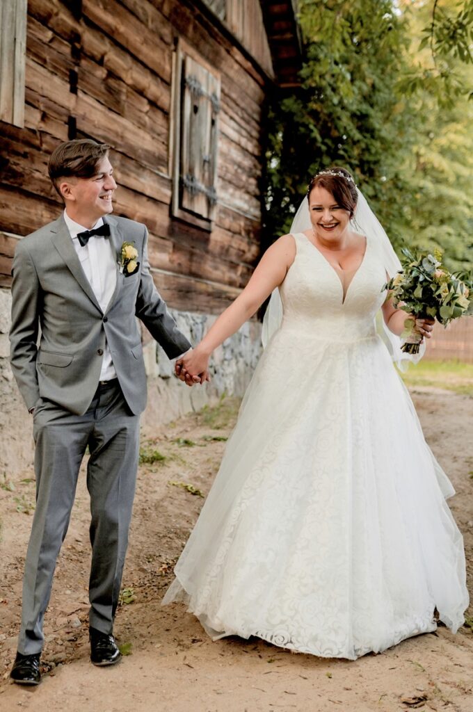 Suknieslubneplussize Od IDEO DESIGN 82