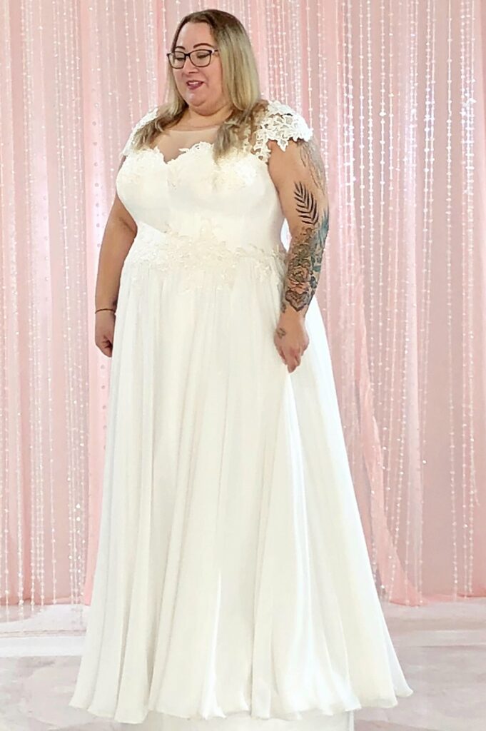 Suknieslubneplussize Od IDEO DESIGN 9