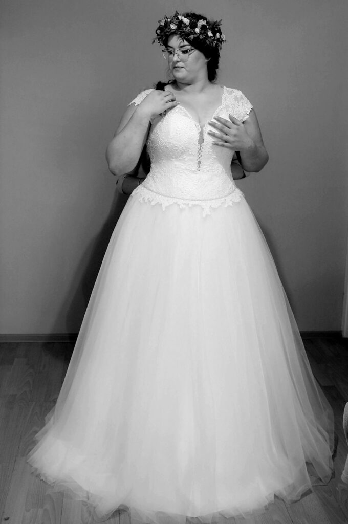 Suknieslubneplussize Od IDEO DESIGN 90