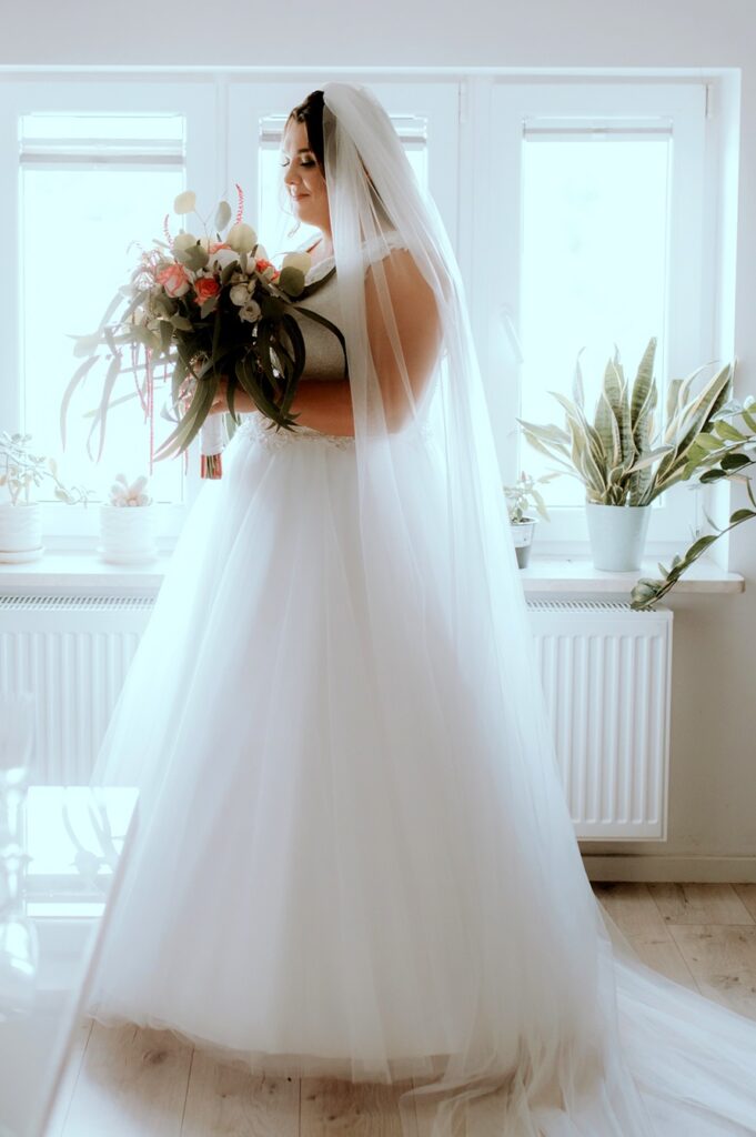 Suknieslubneplussize Od IDEO DESIGN 92