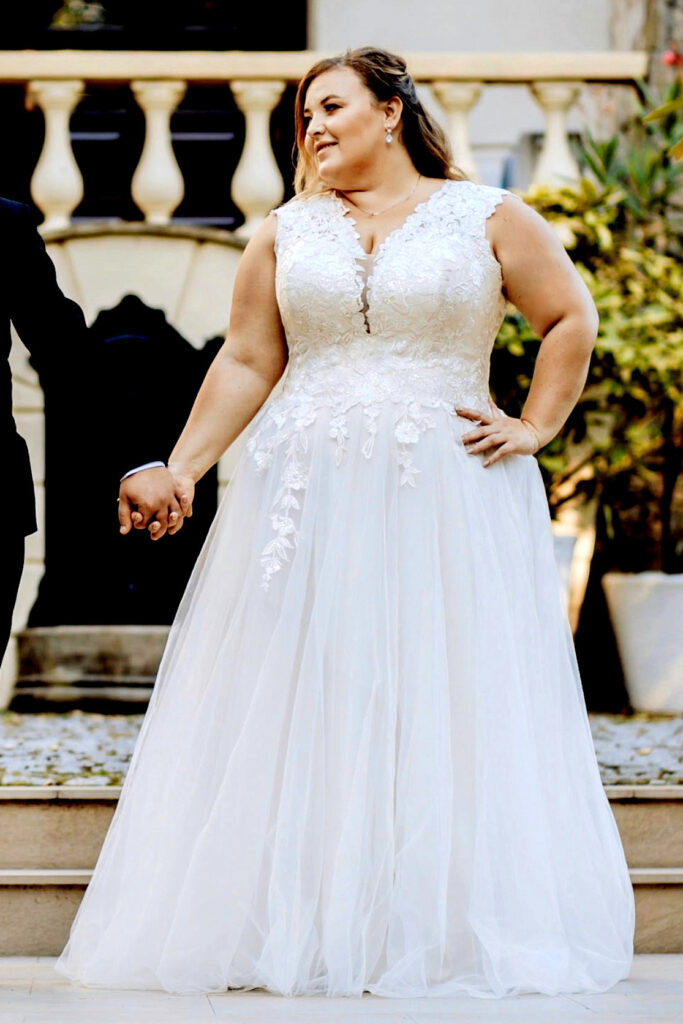 Suknieslubneplussize Od IDEO DESIGN 95