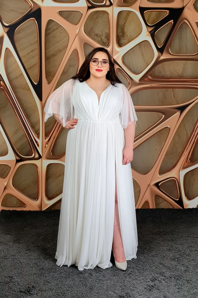 Suknia ślubna plus size dostępna do wypożyczenia